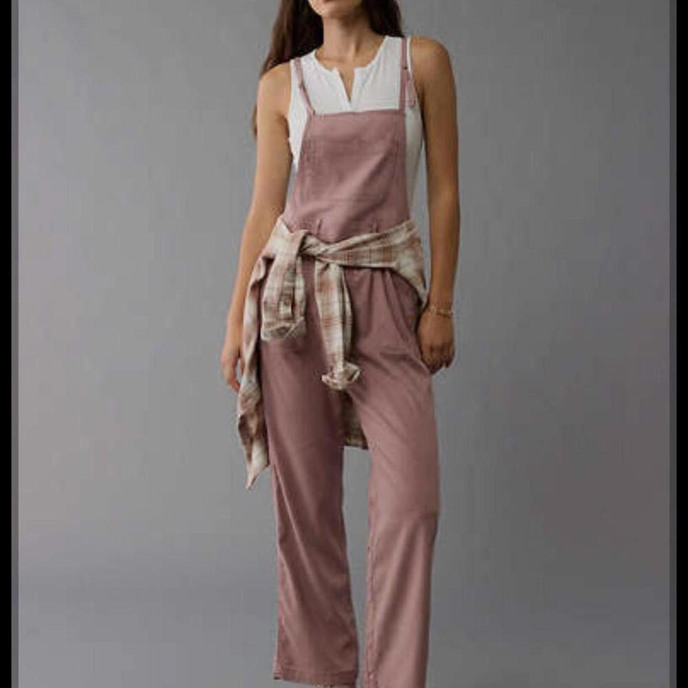 American Eagle Women's Burgundy and Pink Dungarees-overall